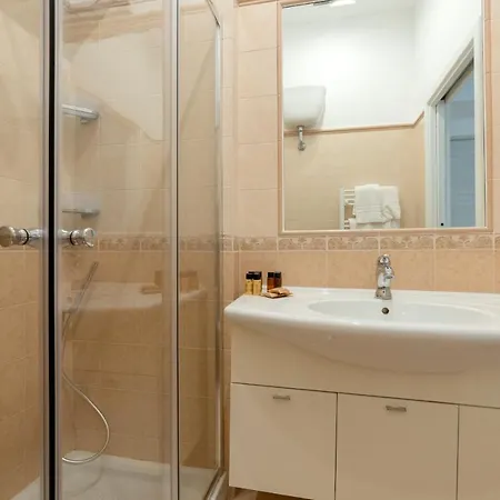 فندق مبيت وإفطار San Cesareo 64 4*