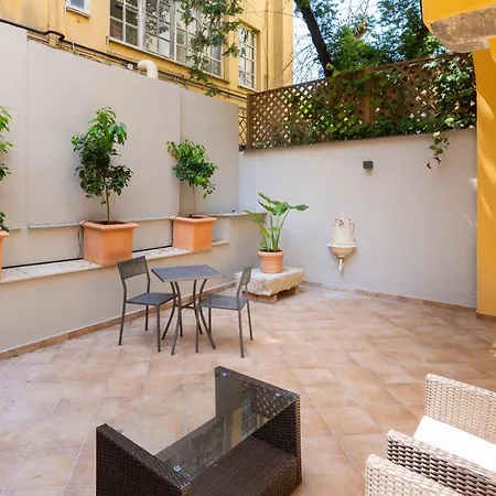 San Cesareo 64 Bed & Breakfast 4*